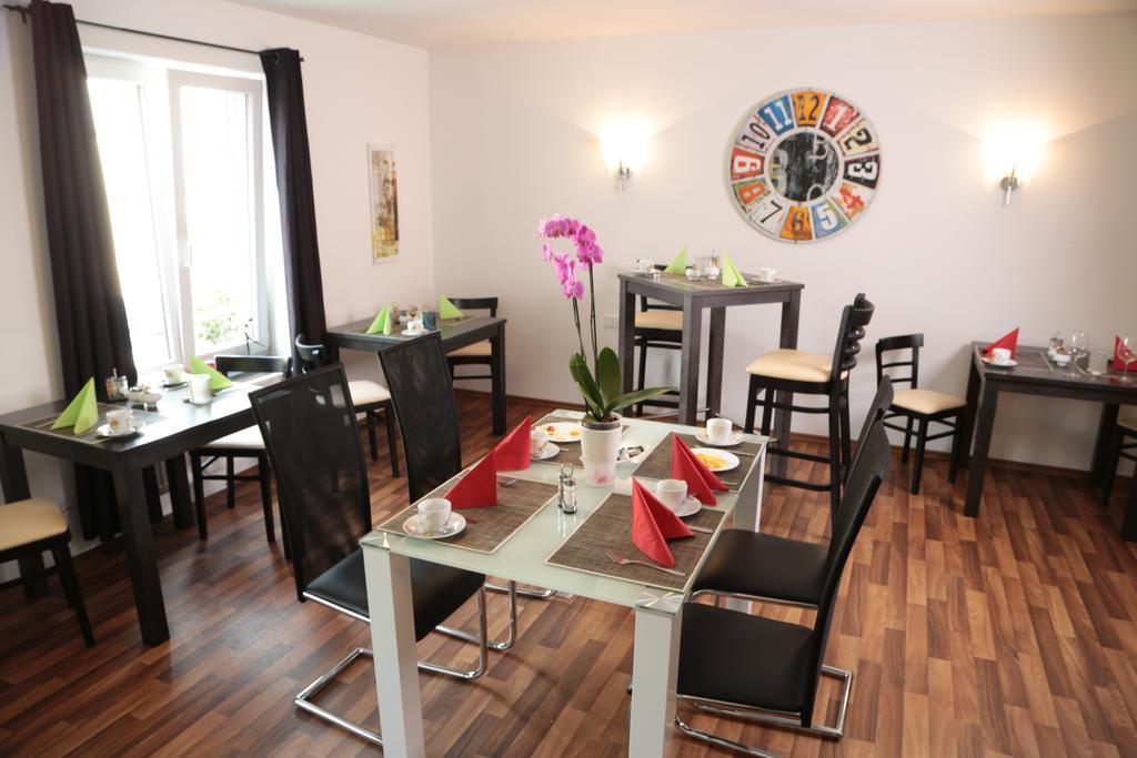 Hotel Am Marktplatz Gangkofen Екстер'єр фото