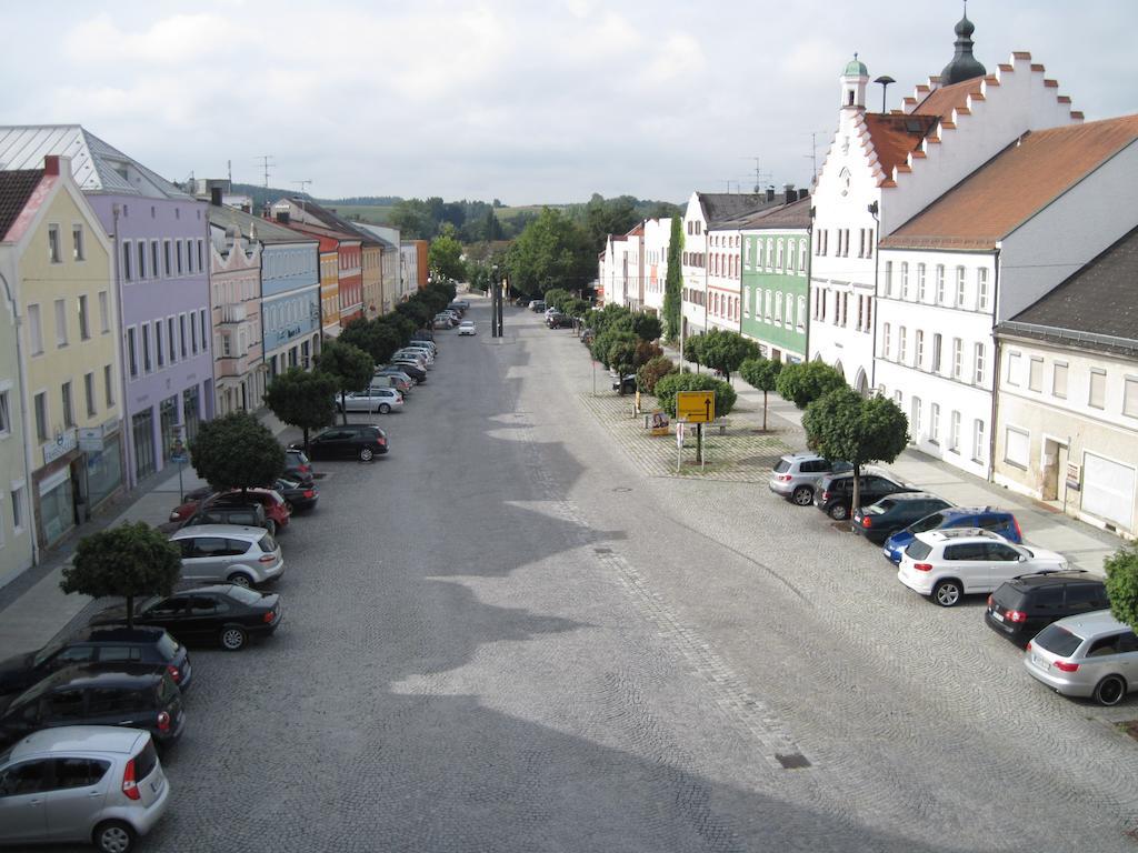 Hotel Am Marktplatz Gangkofen Екстер'єр фото