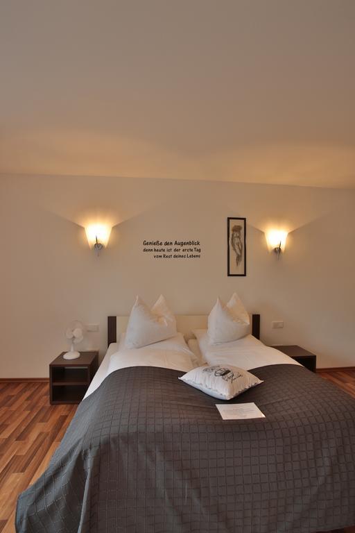 Hotel Am Marktplatz Gangkofen Екстер'єр фото
